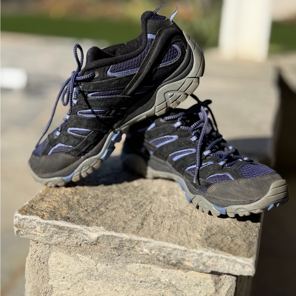 Merrell Moab 2 Black and Purple Hiking Shoes- like new!